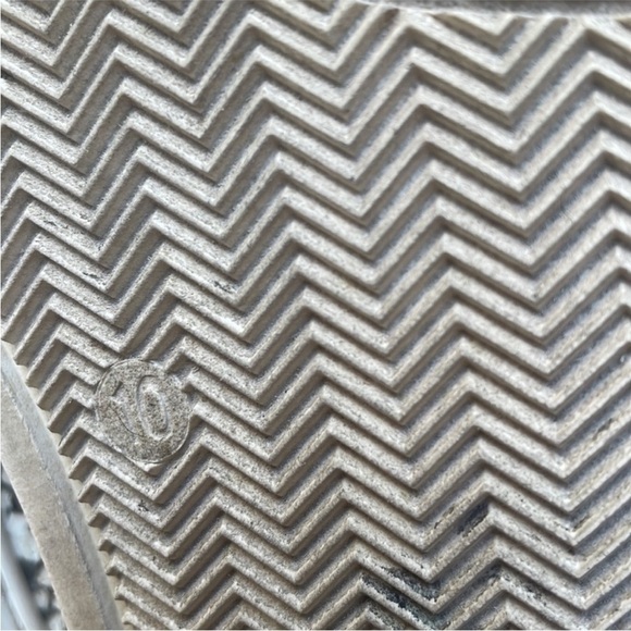 STEVEN BY STEVE MADDEN RUBIE SNAKE PINK STAR DISTRESSED SNEAKER
Size 10 - Picture 14 of 15